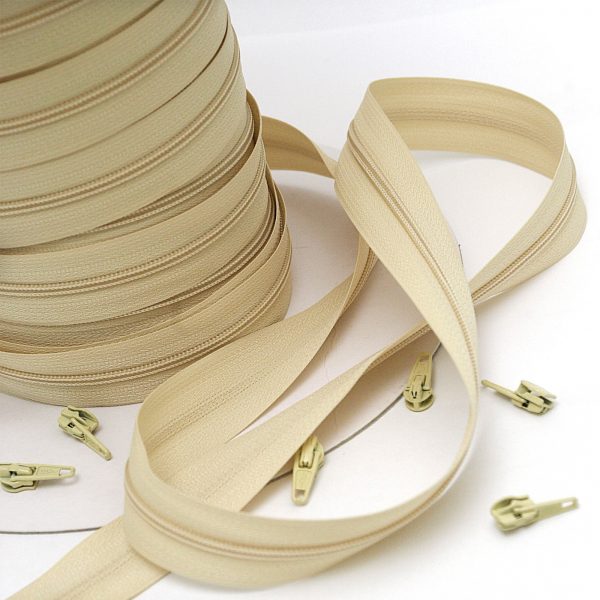 No 3 Continuous Zipping - Cream (min order 5 mtr)