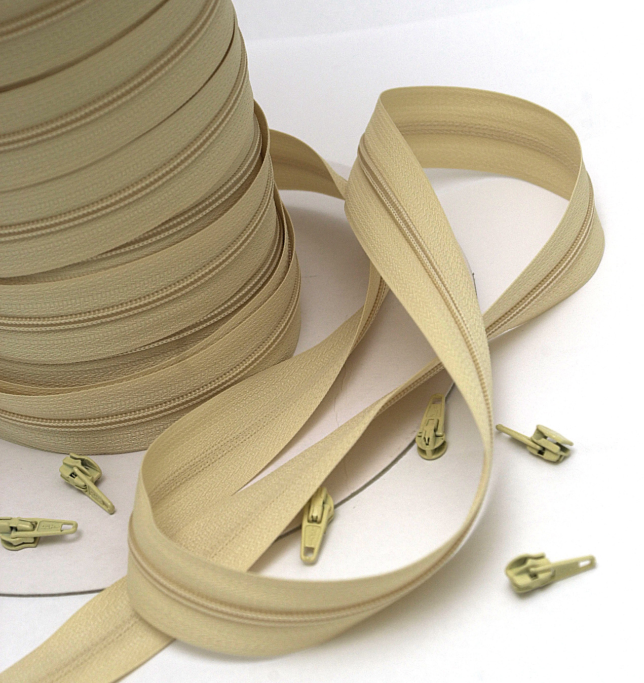 No 3 Cream Continuous Zip Upholstery Zips J A Milton